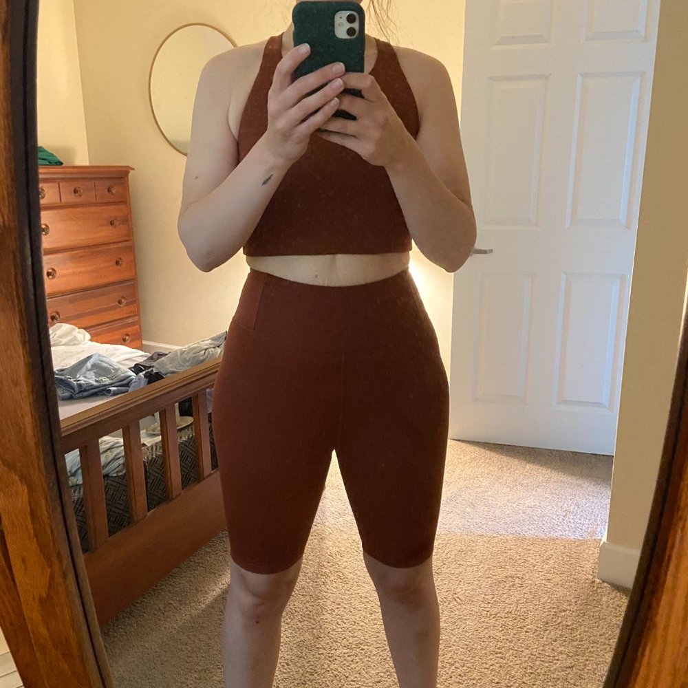 girlfriend collective Rust Bike Shorts and Sports Bra Set - Picture 6 of 7